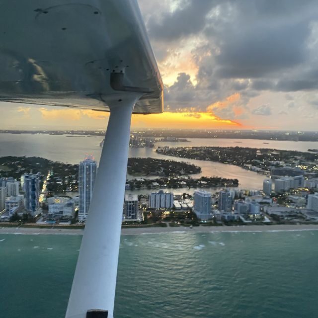 Miami: South Beach Private 35-Minute Guided Flight Tour - Biscayne Bay to Downtown Miami: seeing the skyline like a map