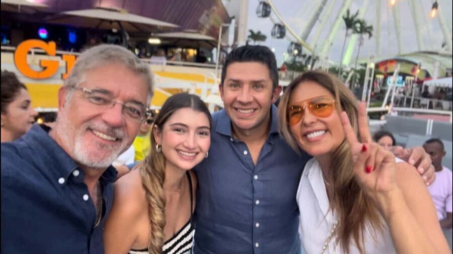 Miami Sunset Champagne Cruise with Skyline Views & Music - Star Island Option: Guided Pass-By Views and the Celebrity-Home Vibe