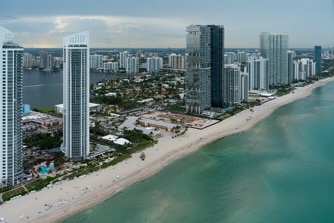 Miami Sunset Private Helicopter Flight - The crew matters: Tim, Alejandro, Jeremias, and Martin