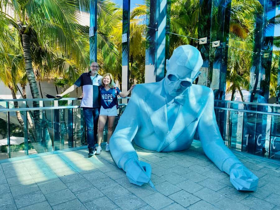 Miami's 3 iconic neighborhoods in 3.5h - in French - Rencontrer Smyrna près du Cardozo Hotel