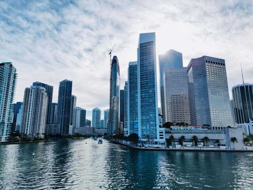 Miami’s Best Views: Private Boat Tour - Your boat experience: restroom, Bluetooth, cooler, and a floating mat