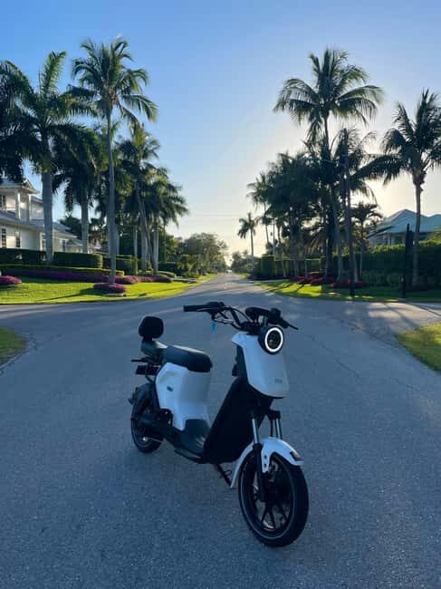 Naples Florida: Downtown Electric Moped Tour - Fun For All - What you’re really buying for $70: value in speed and access