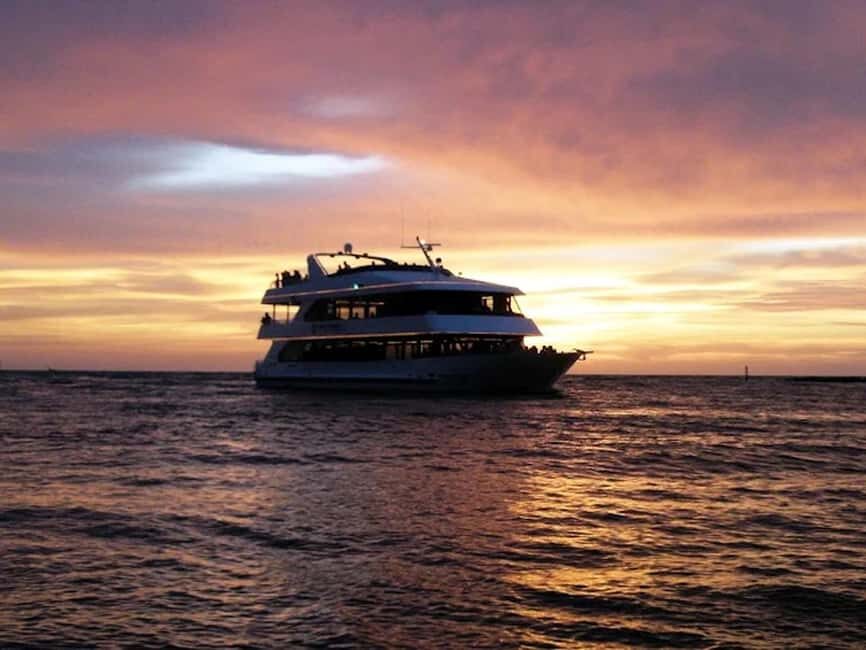 Naples: Sightseeing and Dining Cruises - What the captain’s narration adds (and what it doesn’t)
