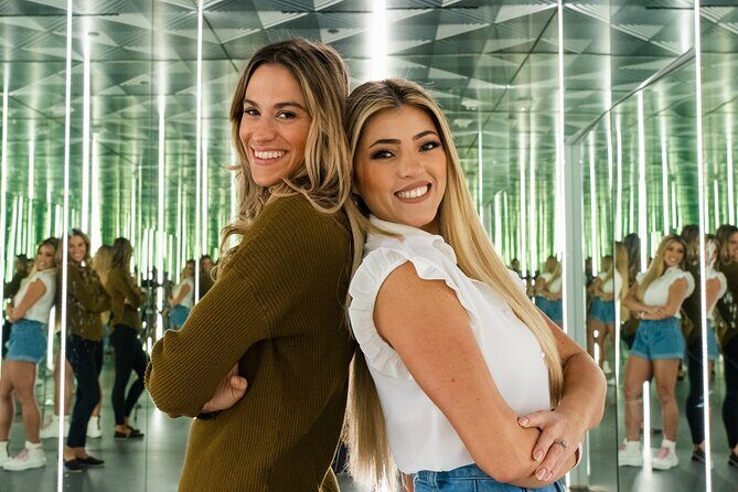 Paradox Museum Miami - Staff help and photo ops: how to keep it fun, not stressful