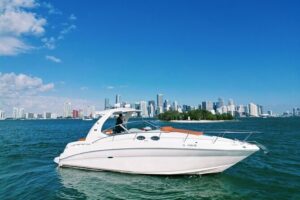 Private Captained Boat Tour in Miami for up to 12 Passengers - Where you meet and how to plan your 2–6 hour window