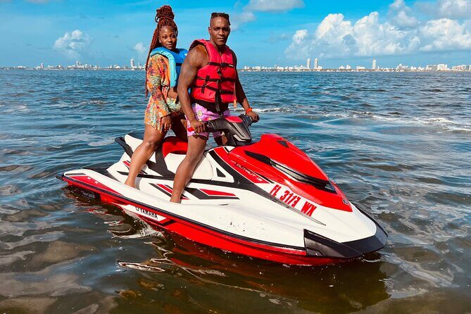 Private Jetski Excursion In Miami - Included Extras That Add Up: Life Jackets and the Complimentary Boat Ride