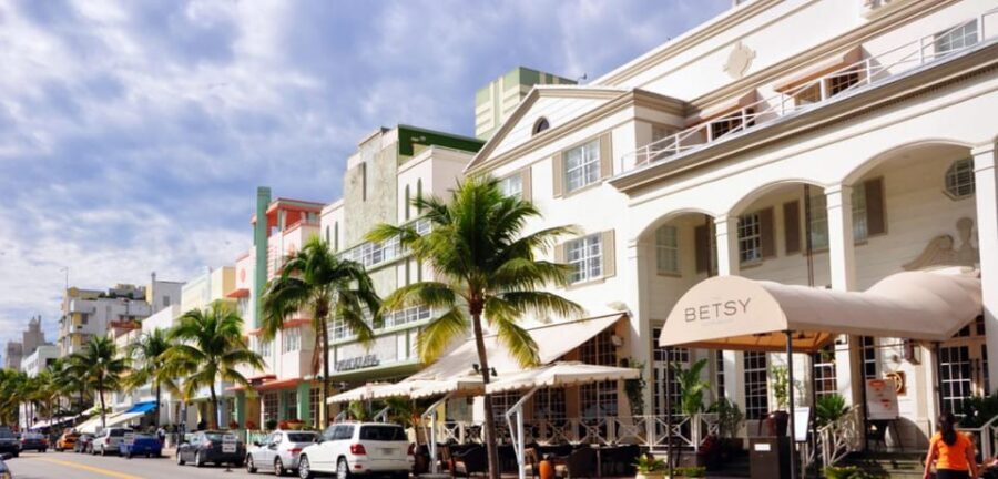 Private SUV Tour Through The City of Miami - Brickell and Little Havana, then Wynwood and the coast: why this route works