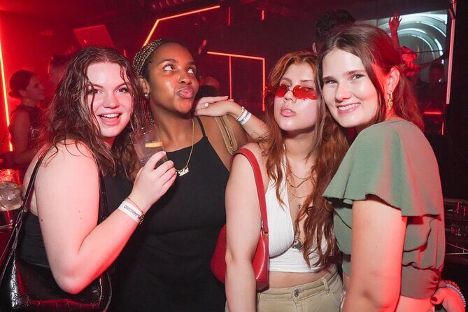 Pub Crawl Miami Wynwood - The 9:00 pm Route: Mojito Company to MAD Club