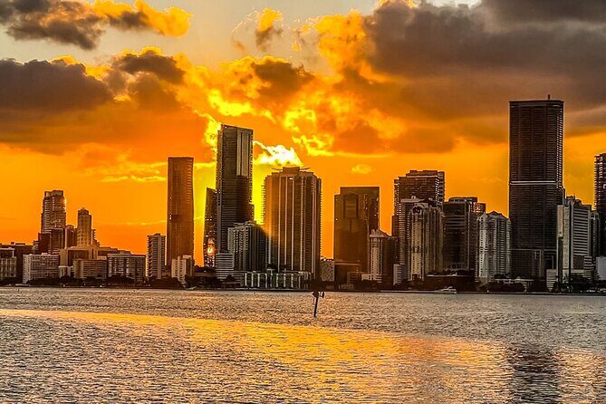 South Beach: Cruise of Millionaire’s Homes & Miami Skyline - Helpful Tips for Better Photos and a Smoother Ride
