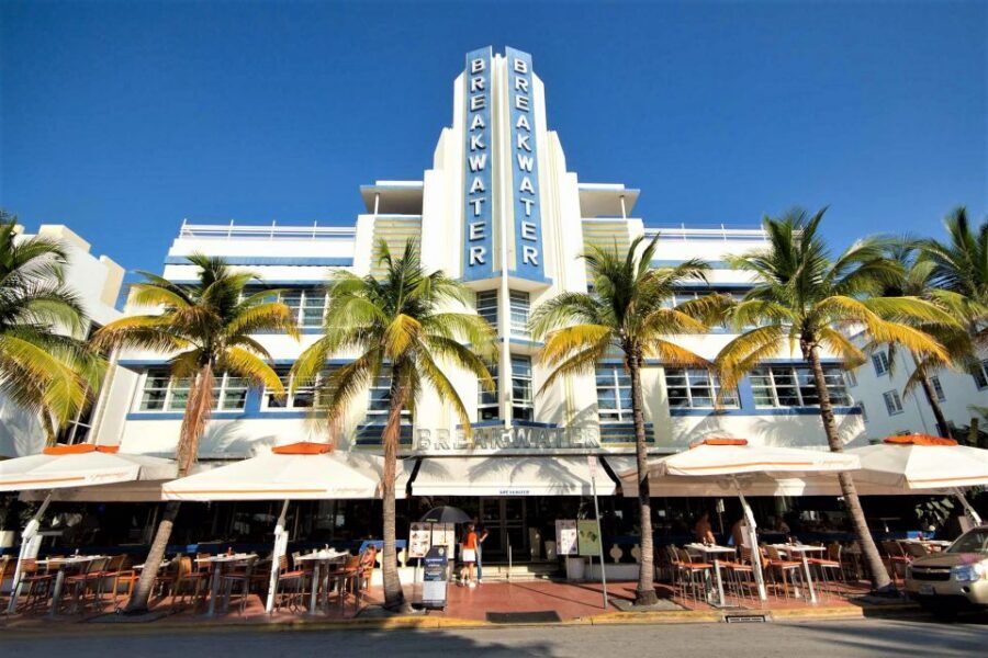 Walking Tour with Cocktails(optional) Miami - VIP Art Deco building access that beats the sidewalk-only version
