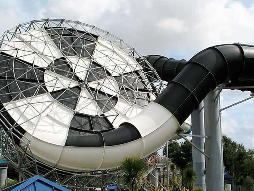 West Palm Beach: Rapids Waterpark Entry - Lockers, life jackets, and comfort gear